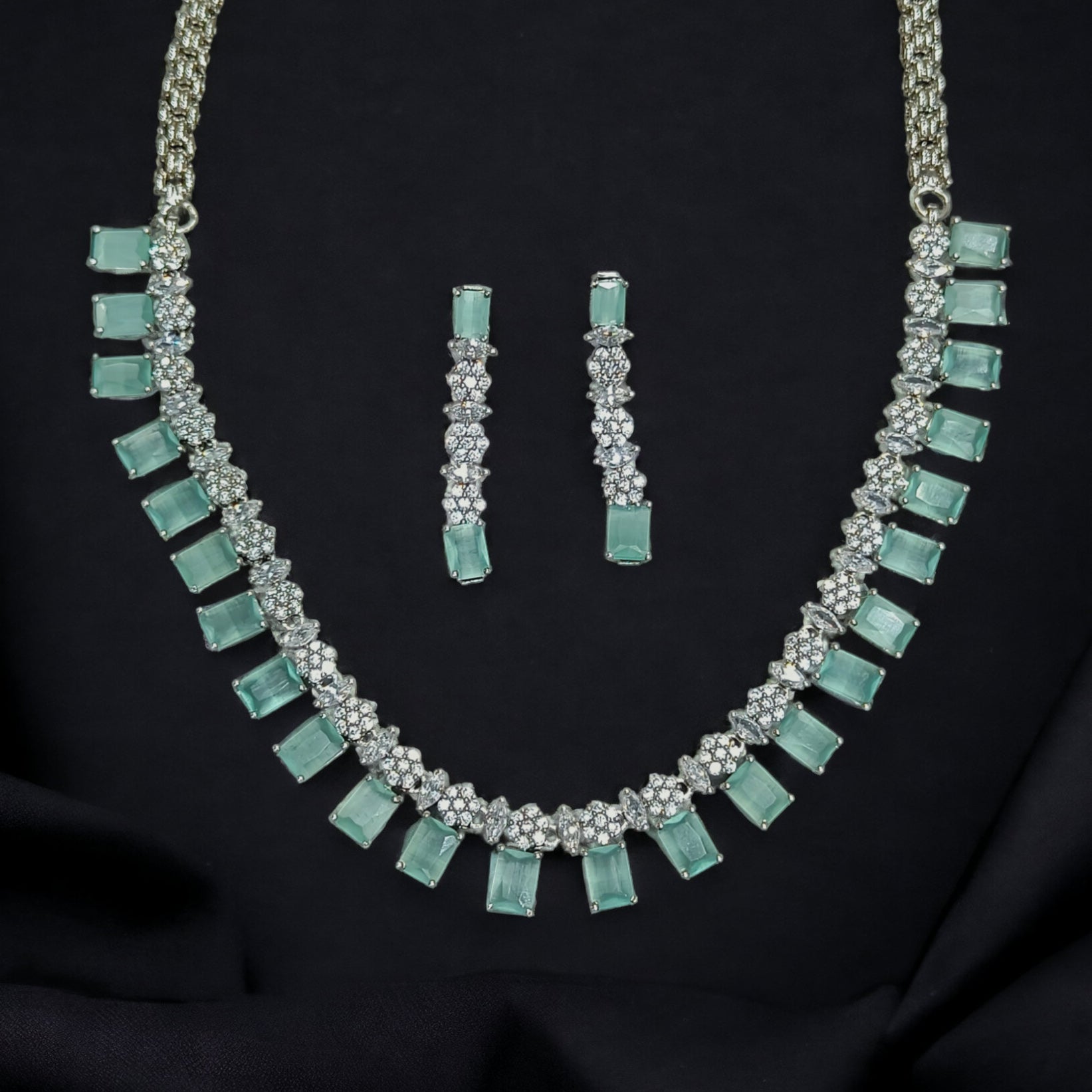 FW Premium Pastel Green Necklace With Earrings