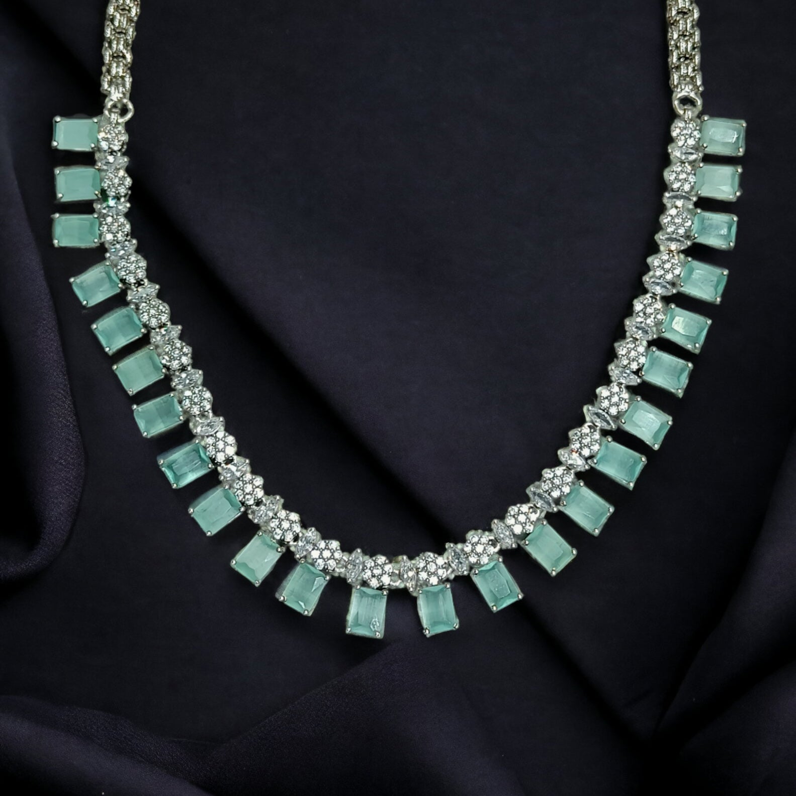 FW Premium Pastel Green Necklace With Earrings