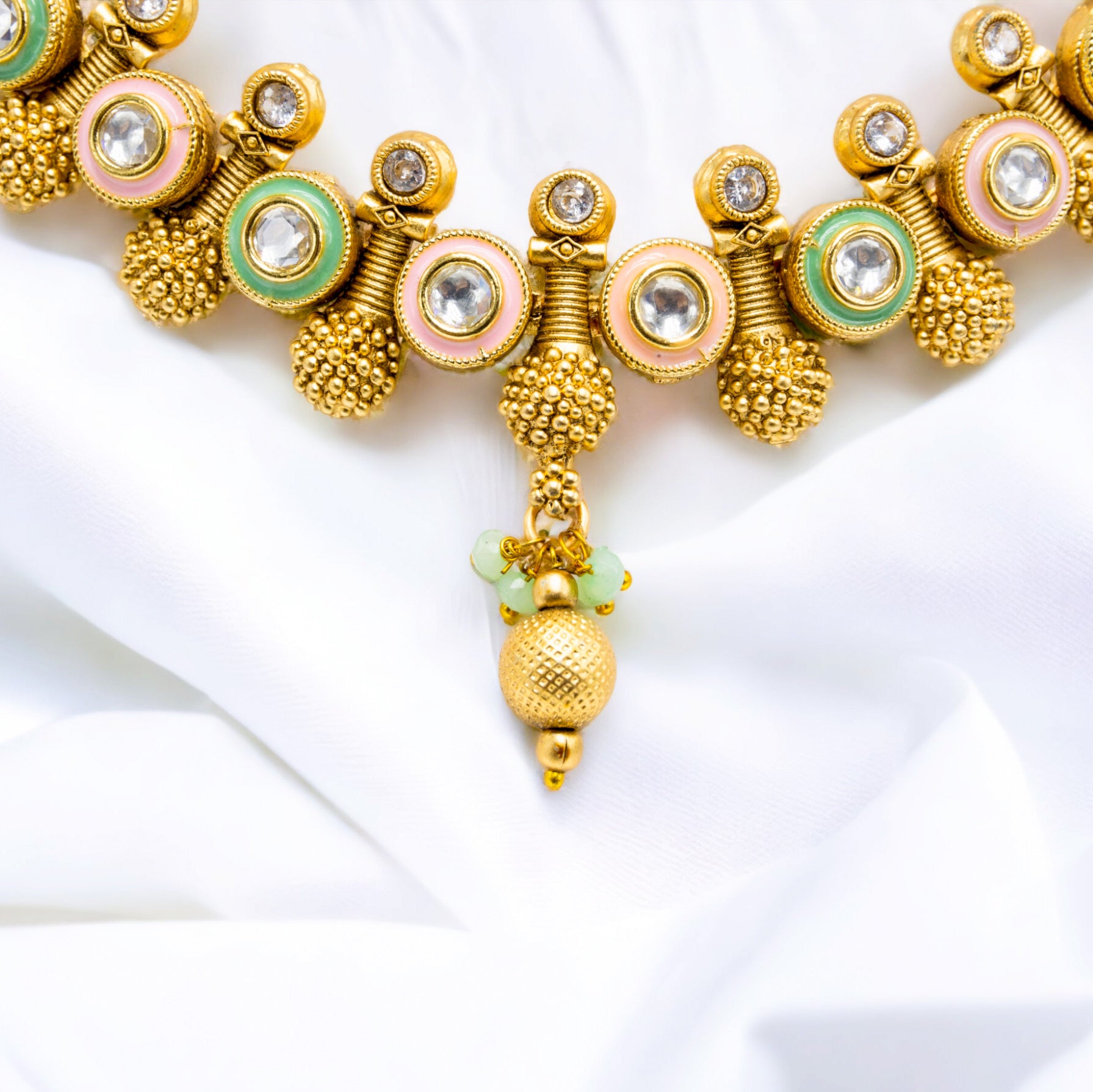 FW Matt Finished Gold Plated Kundan Necklace with Earrings