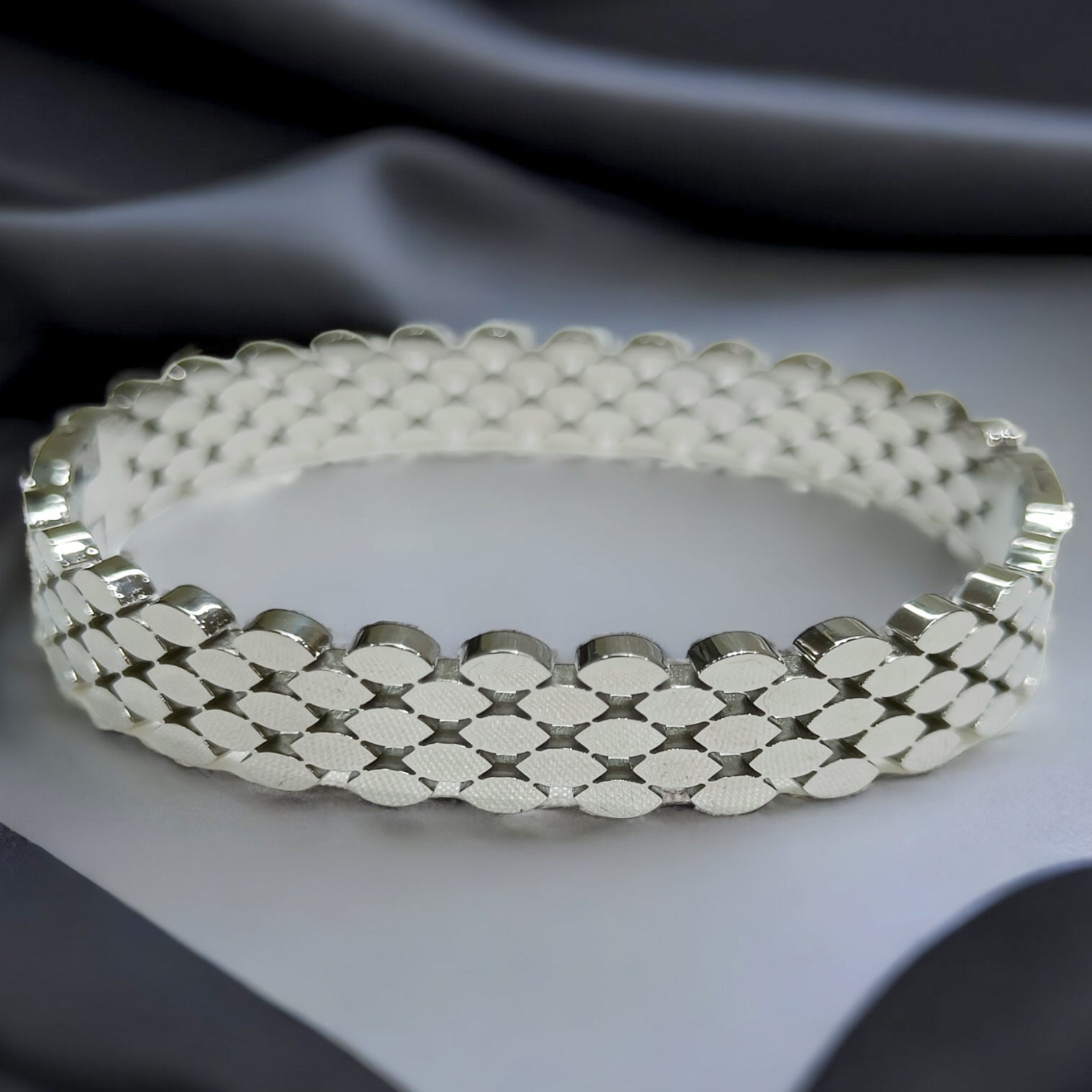 FW Rhodium Plated Voguish Kada Bracelet