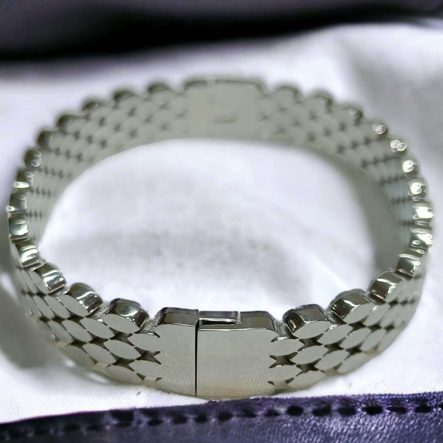 FW Rhodium Plated Voguish Kada Bracelet