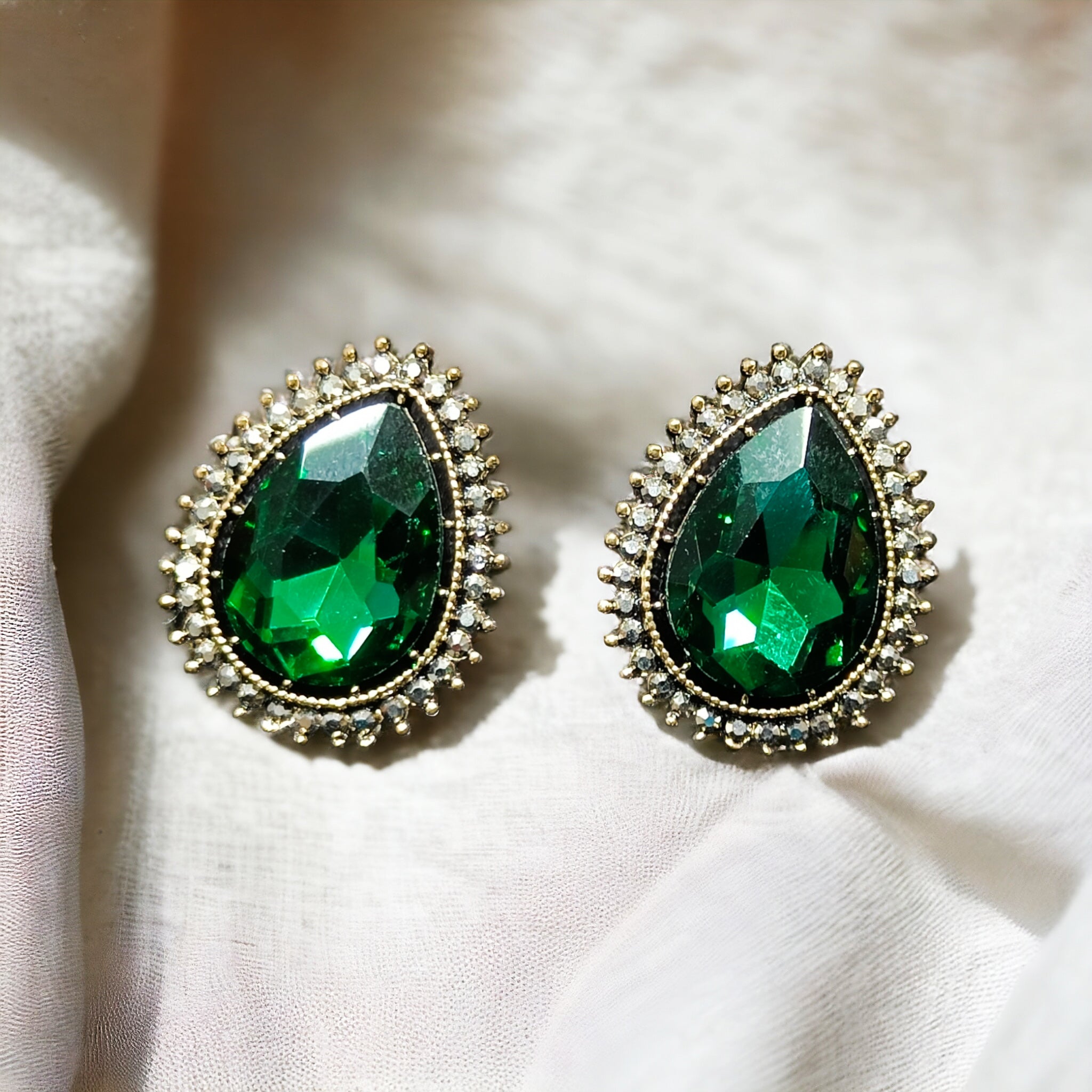 FW Emerald Oxidized Stud