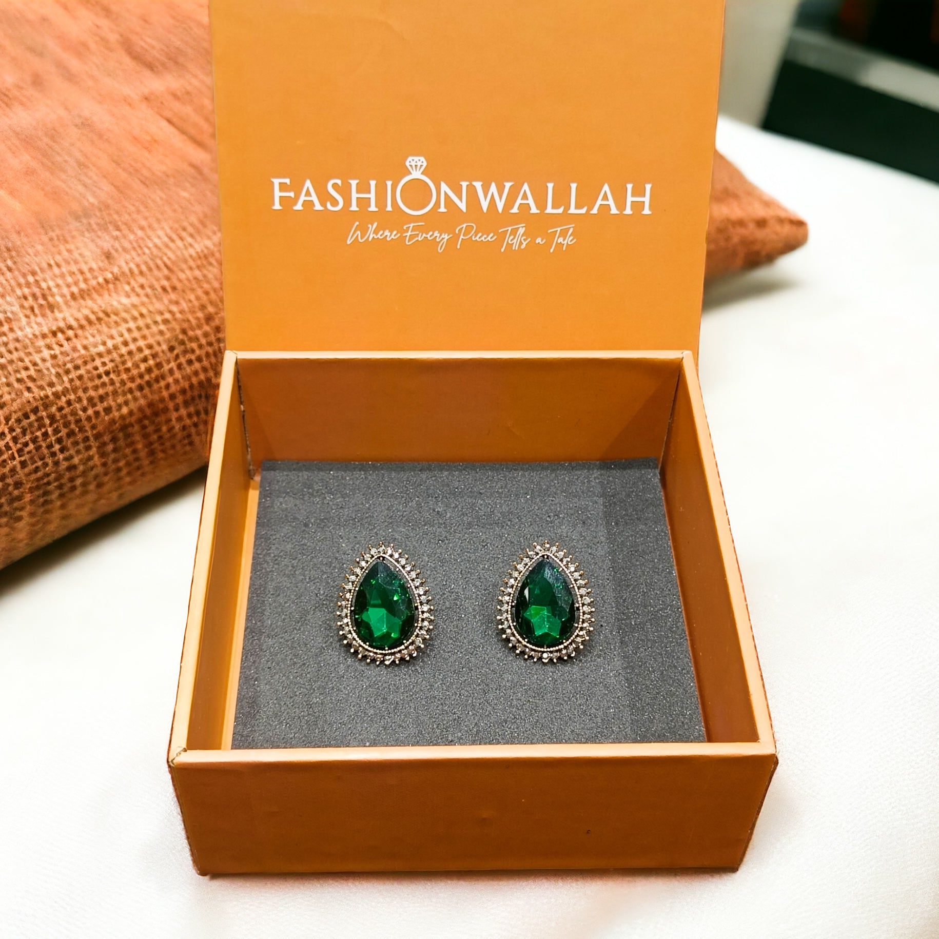 FW Emerald Oxidized Stud