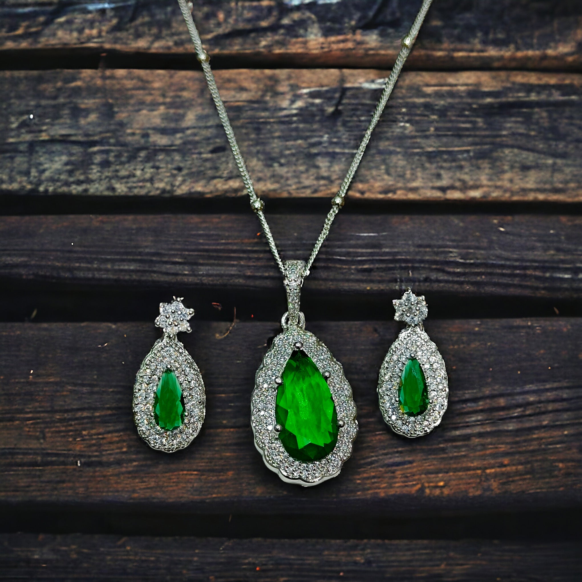 FW CZ Emerald Stone Rhodium Plated Chain Pednant with Earrings