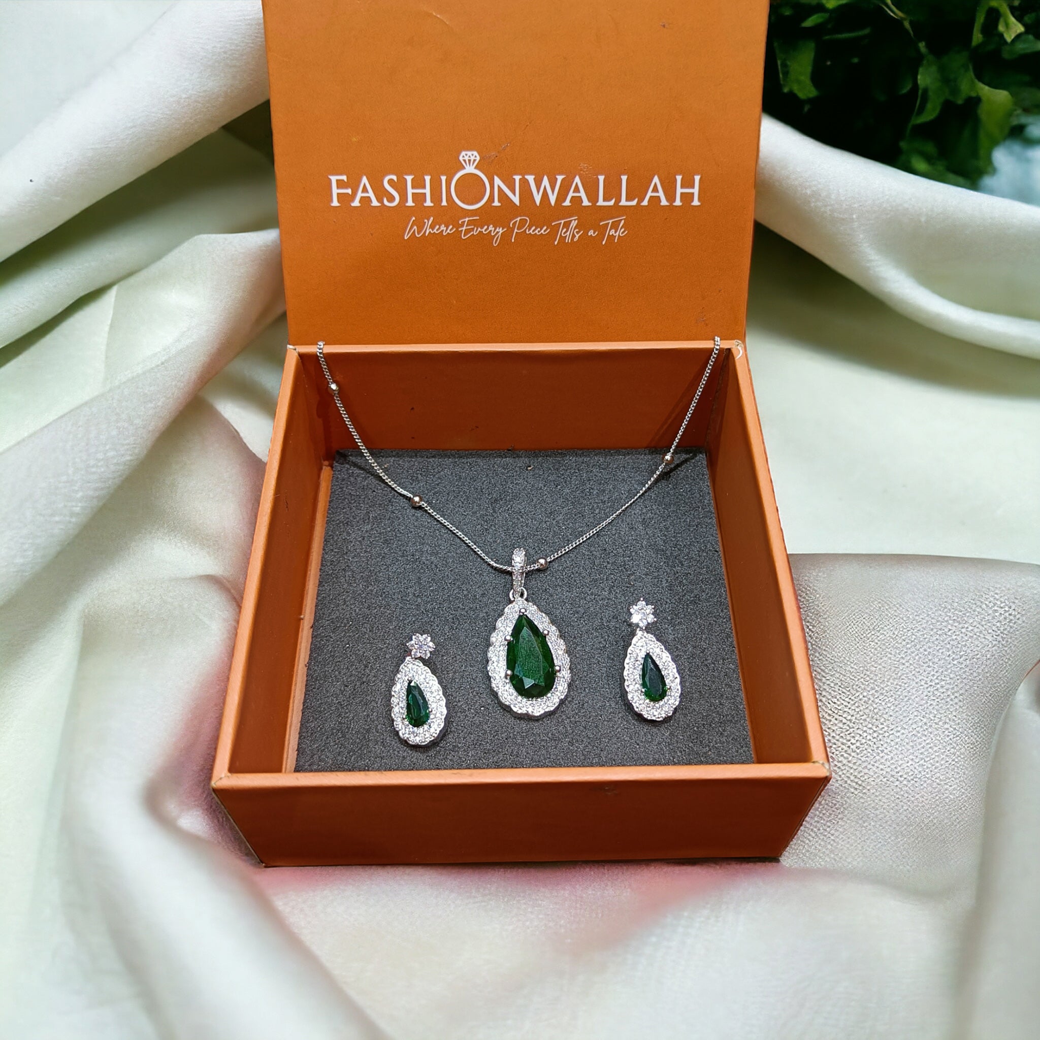 FW CZ Emerald Stone Rhodium Plated Chain Pednant with Earrings