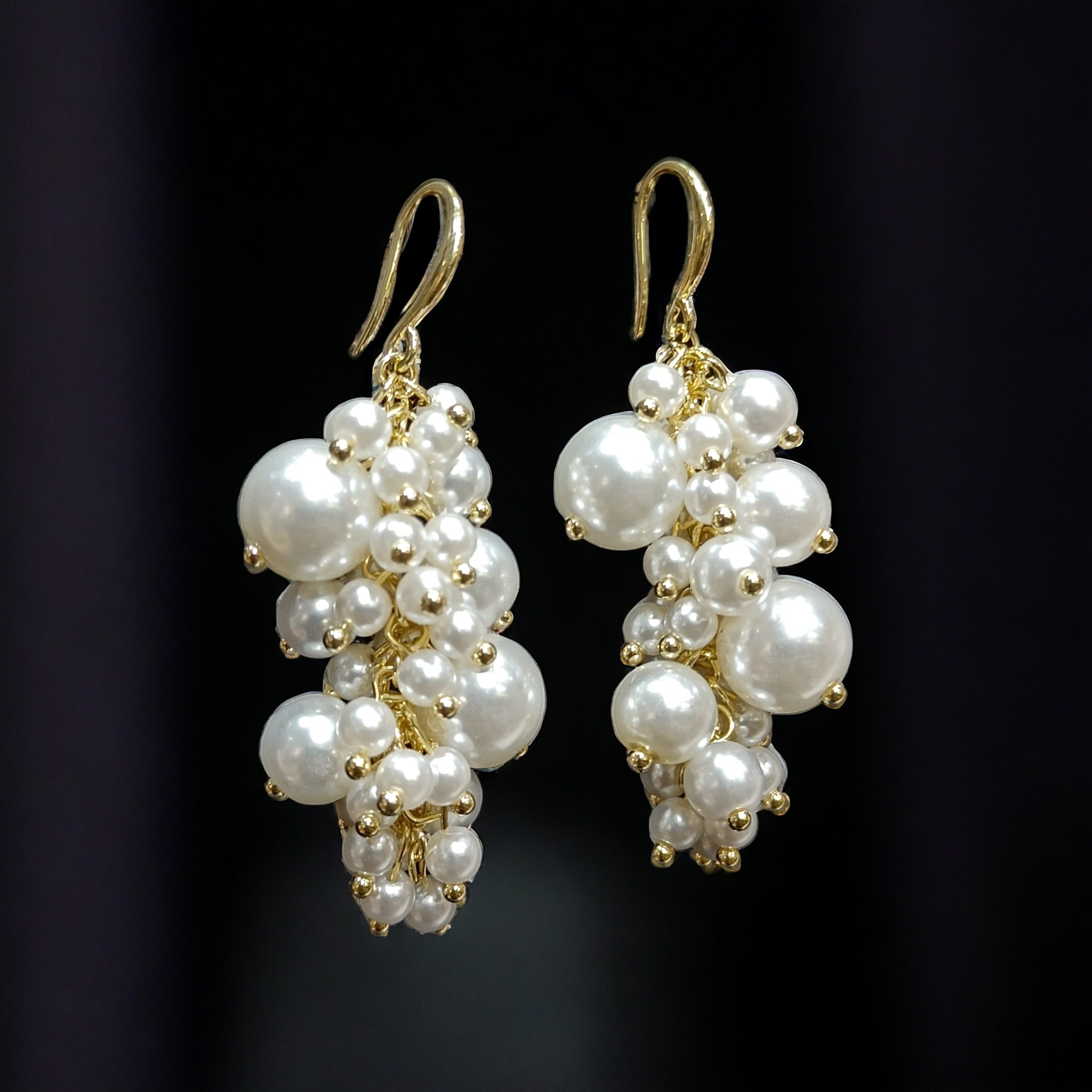 FW White Pearl Dangling Earring