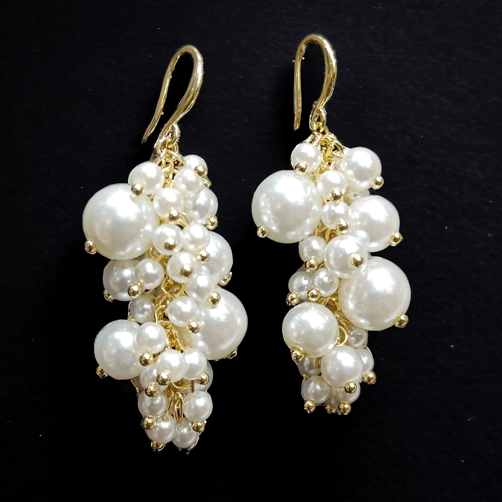 FW White Pearl Dangling Earring