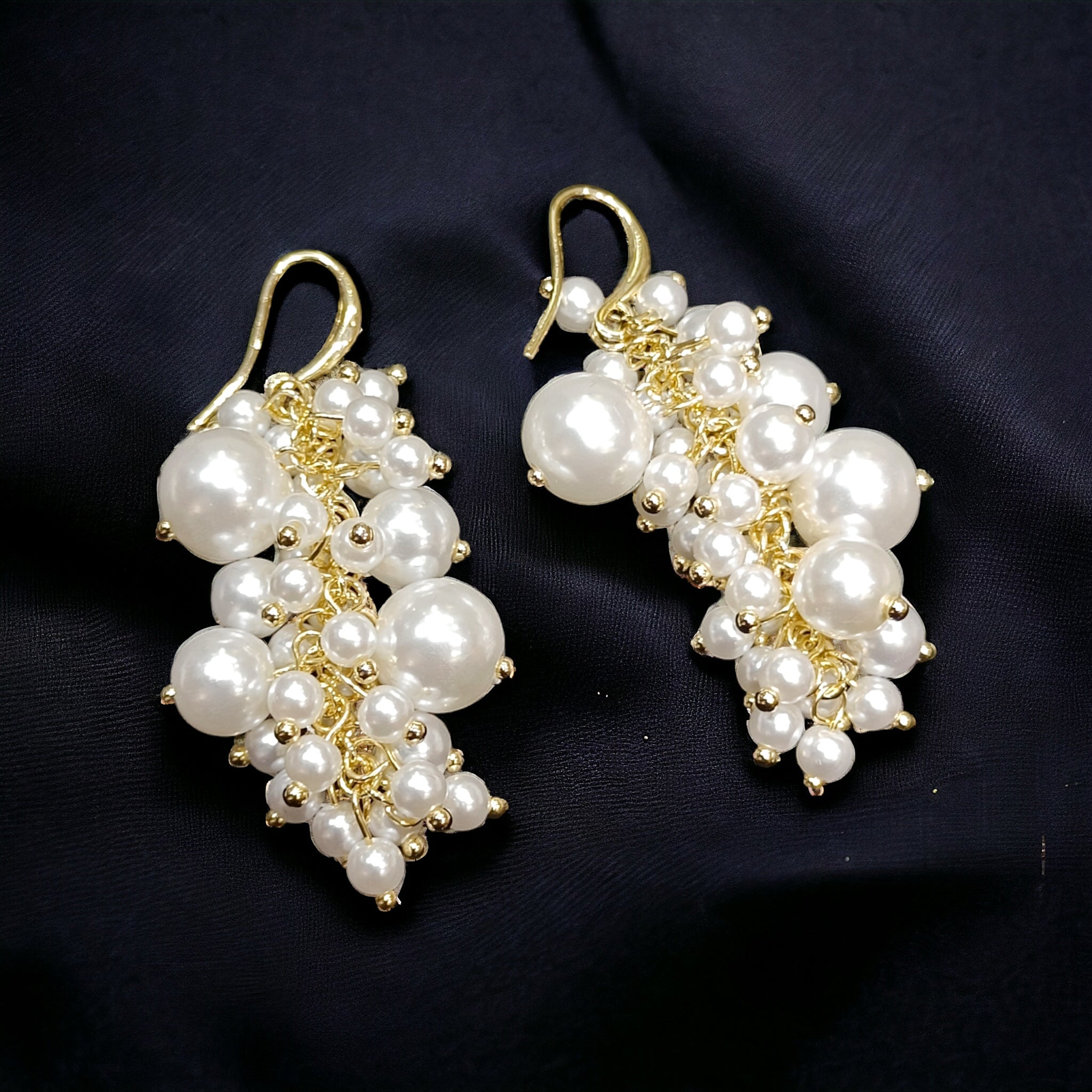 FW White Pearl Dangling Earring