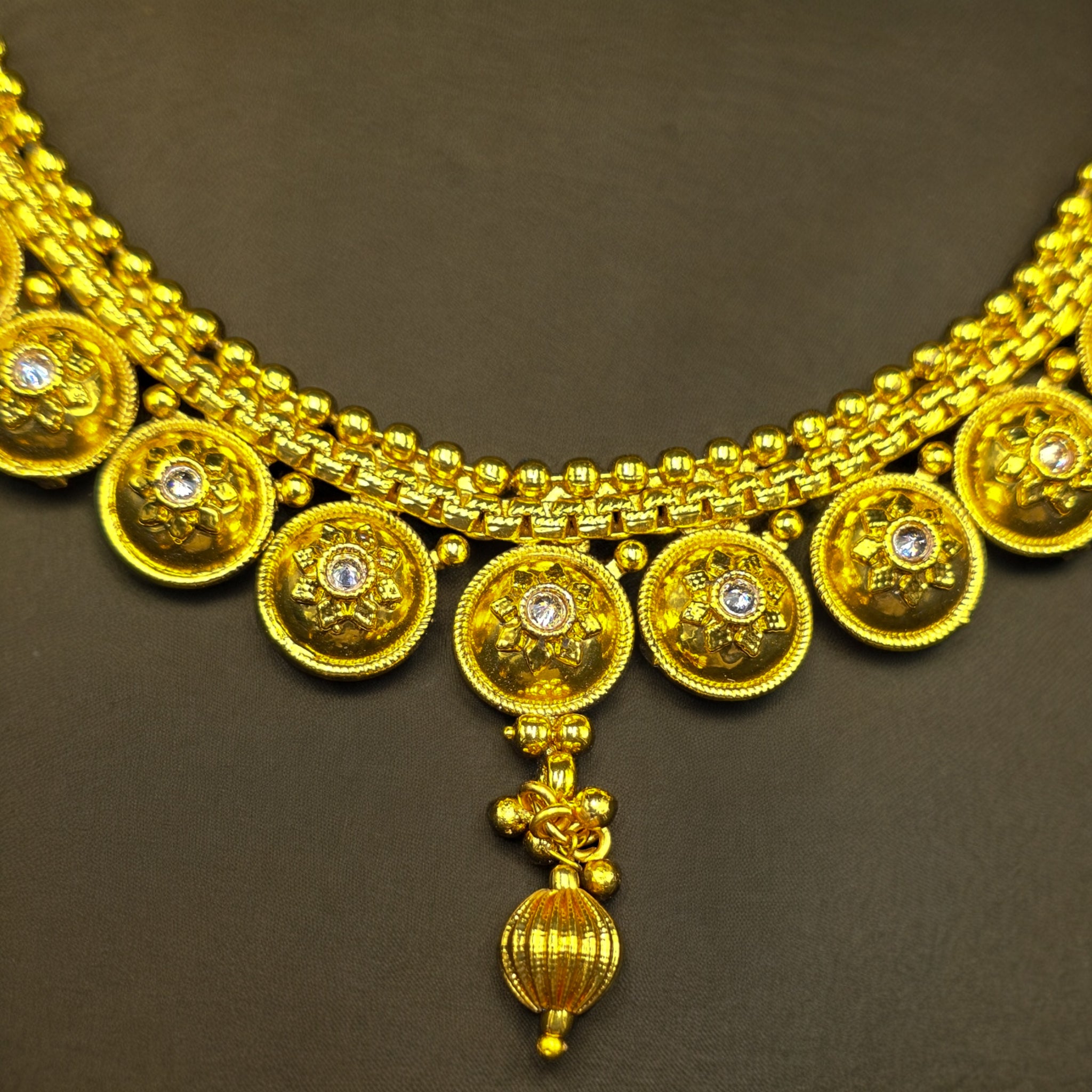 Gold plated voguish Necklace with Earrings