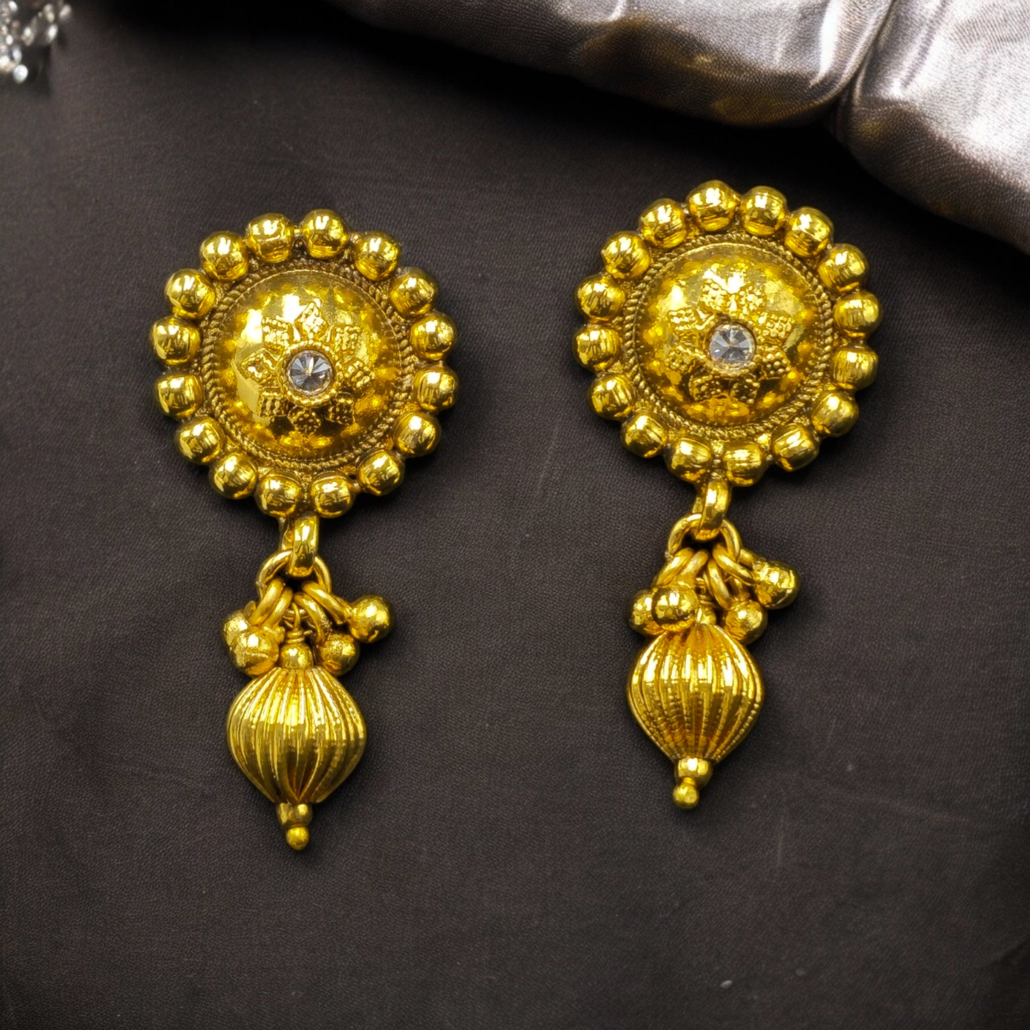 Gold plated voguish Necklace with Earrings