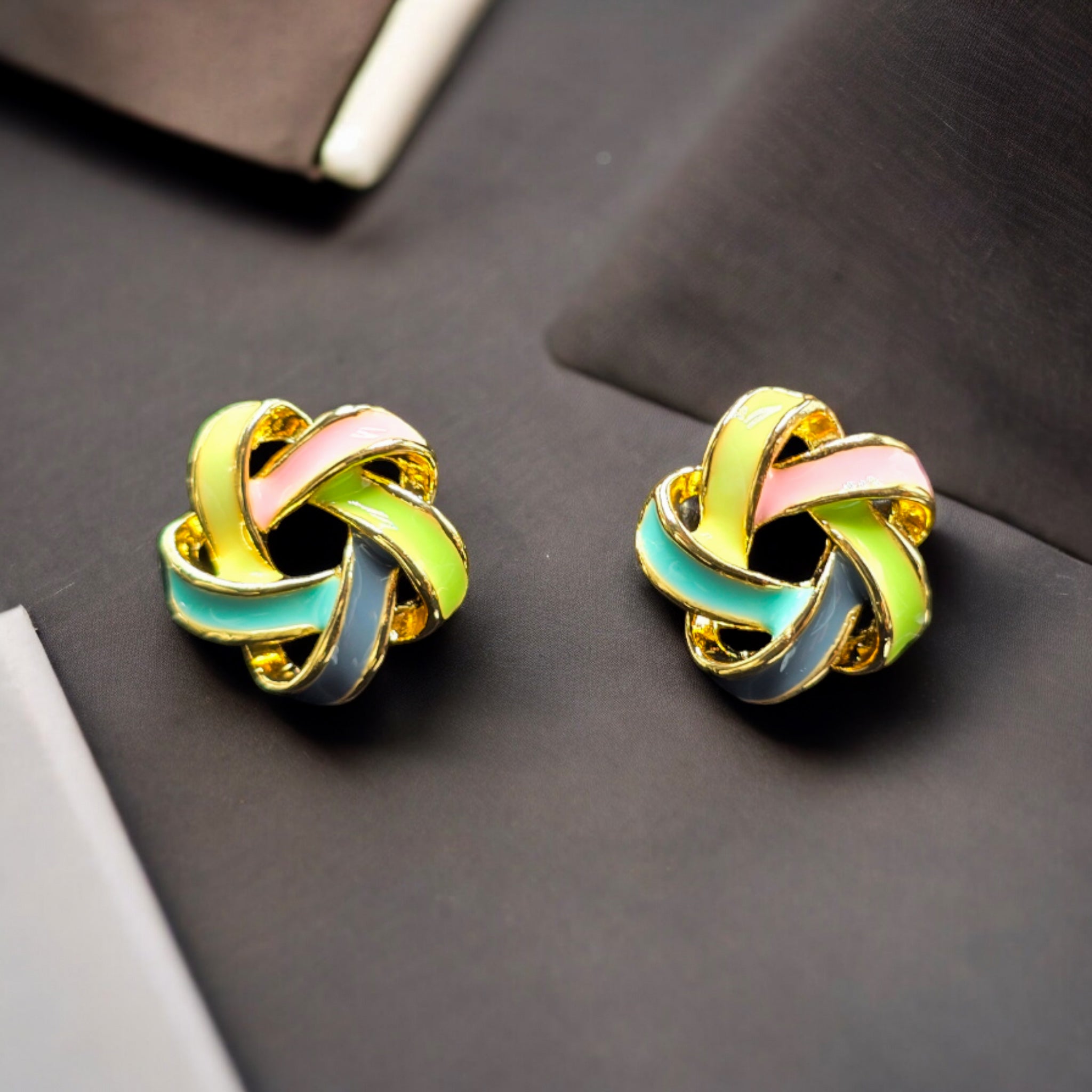 FW Multicolor Voguish Studs