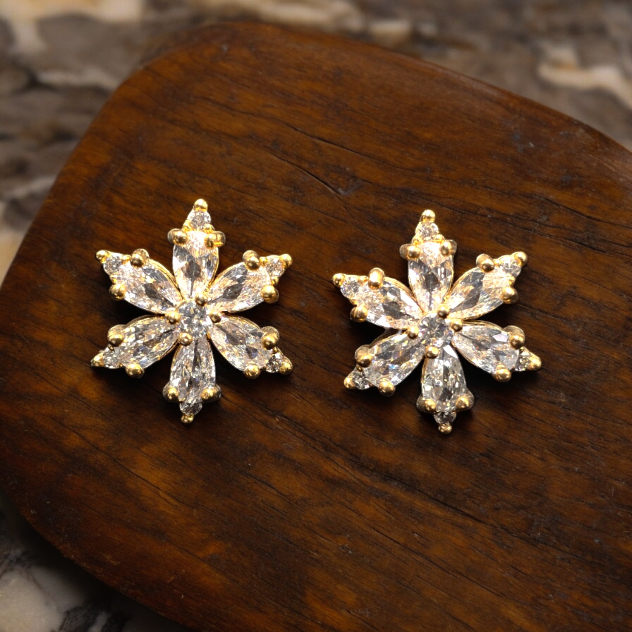 FW Voguish CZ Studs