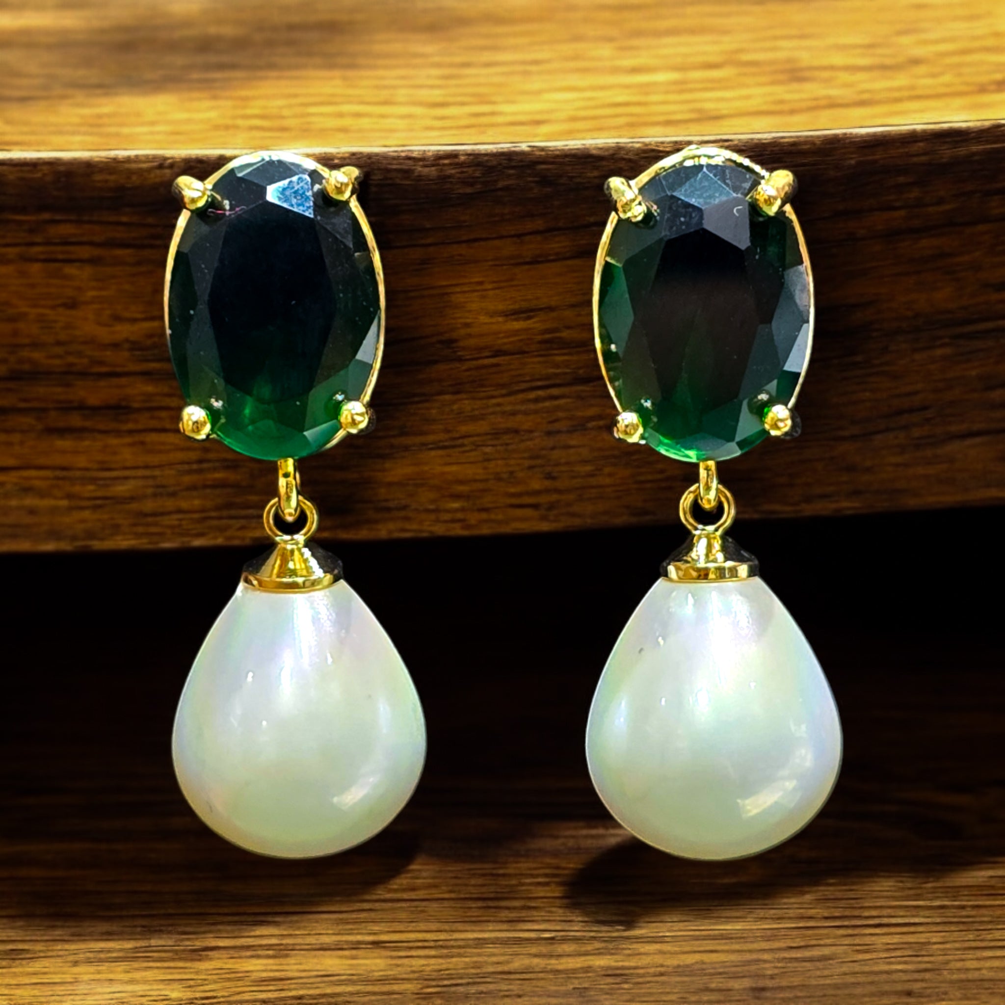 FW Green AD Western Earring with White Pearl