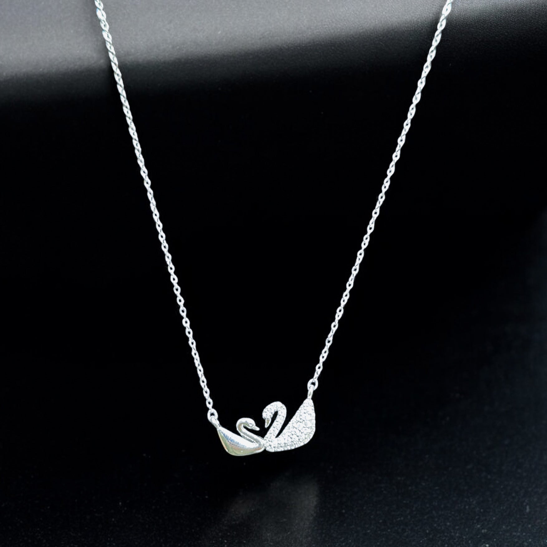 FW Rhodium Plated Swan Chain Pendant