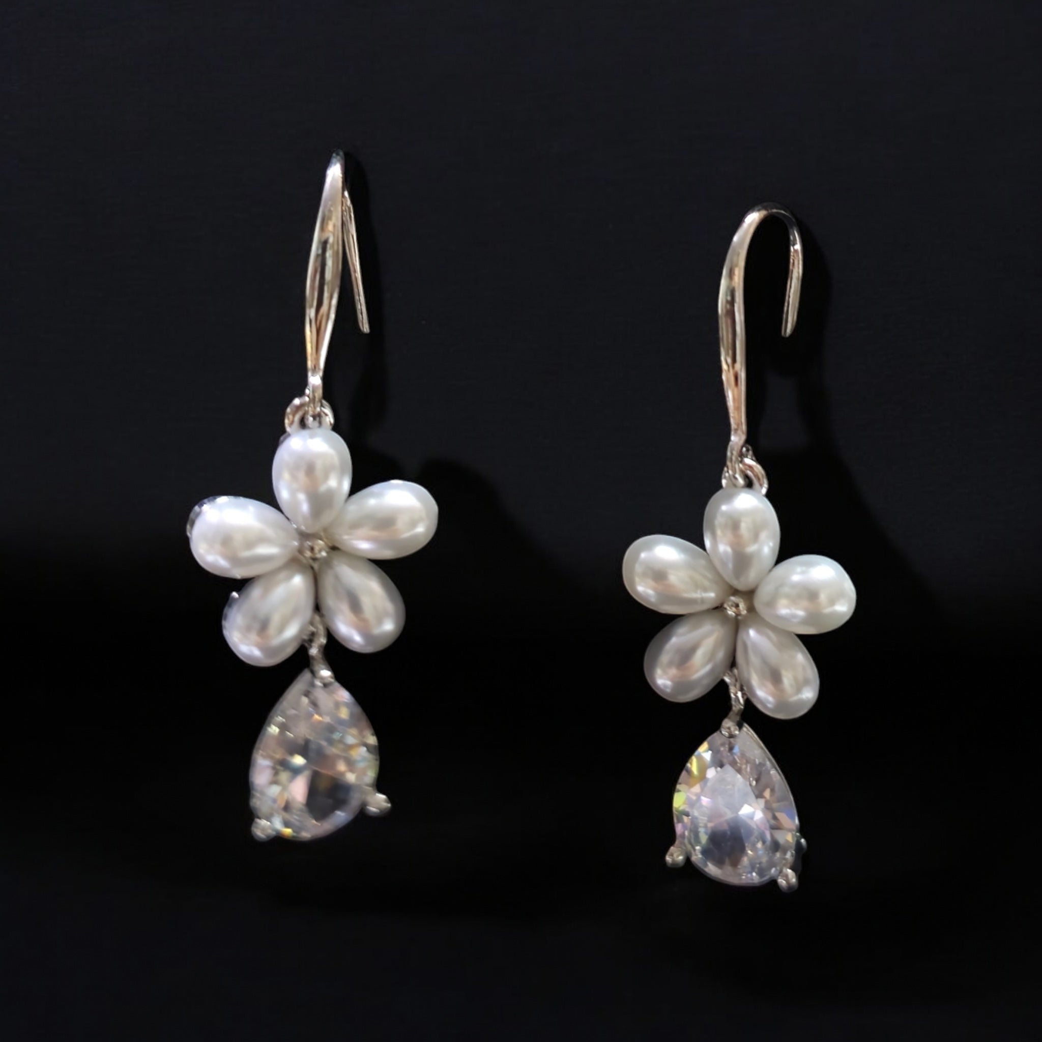 FW Rhodium Plated Pearl Dangling Earring