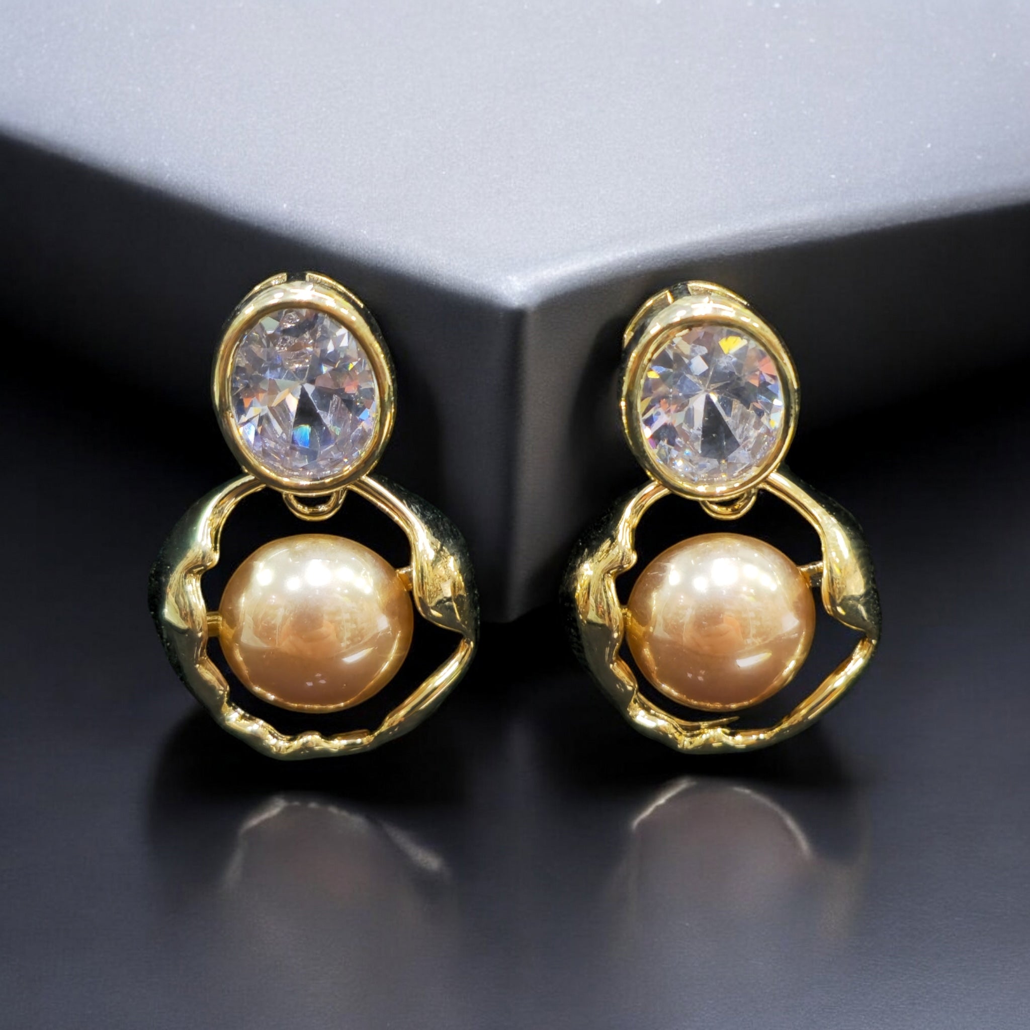 FW Pearl Ad Stone Earring