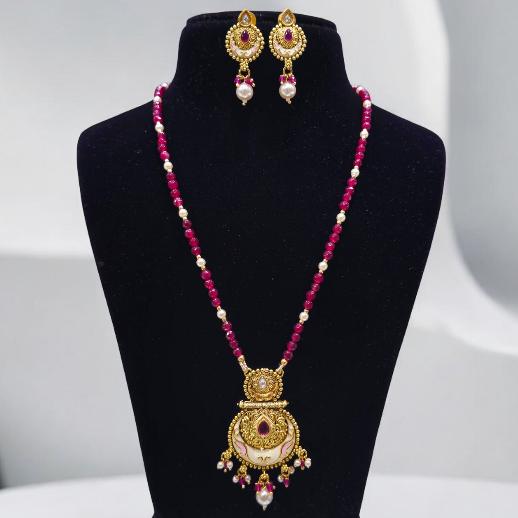 FW Ruby Crystal Pearl Mala with Antique Pendant