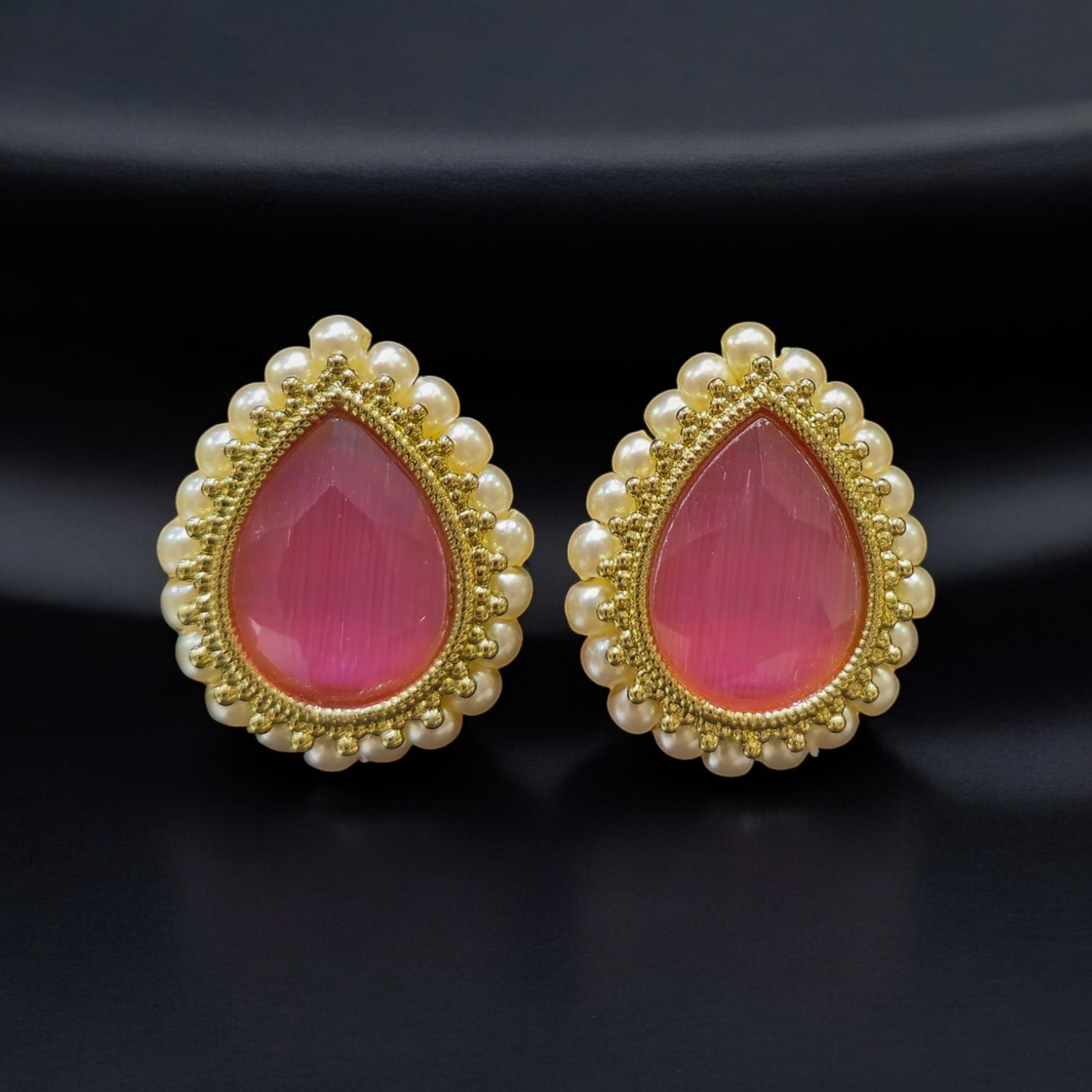 FW Mehendi Plating Dark Pink Pearl Studs