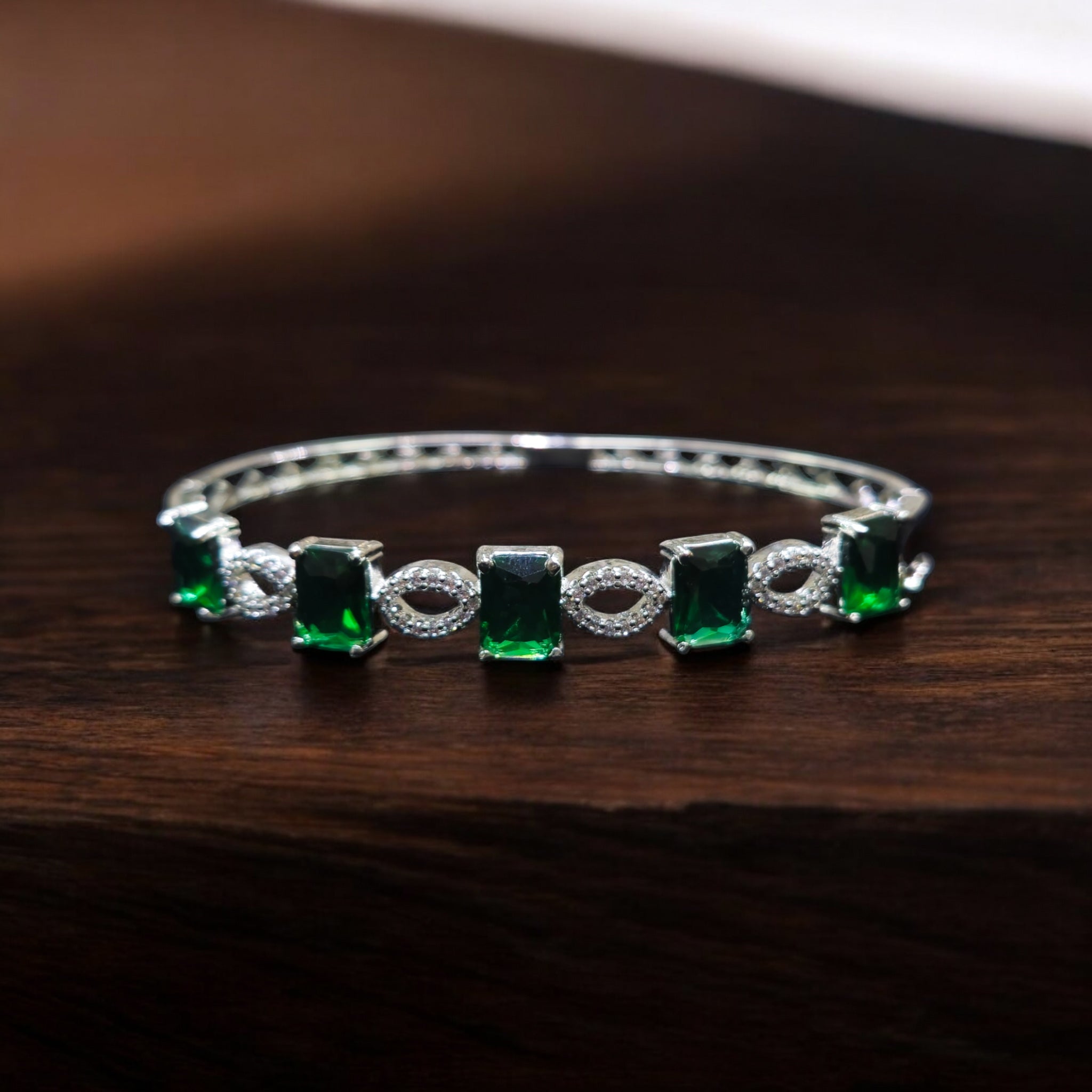 Emerald AD Stone Silver Kada